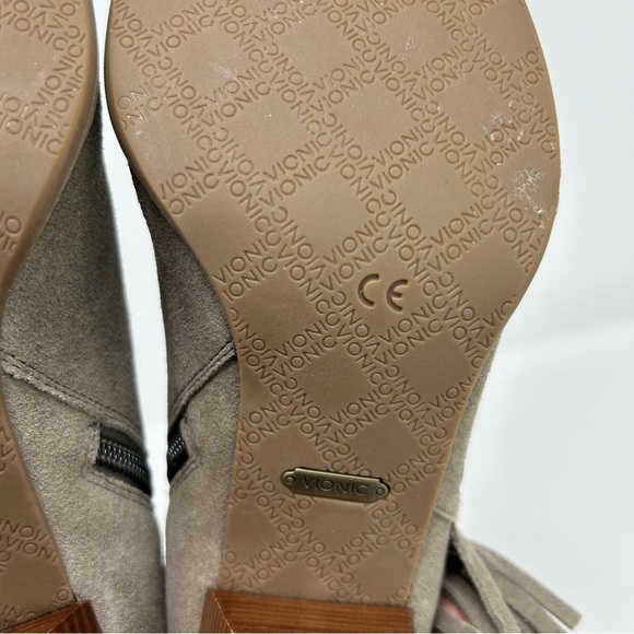 Vionic Western Faros Gray Leather Fringed Studded Ankle Boots Size 7 Almond Toe - Picture 10 of 12